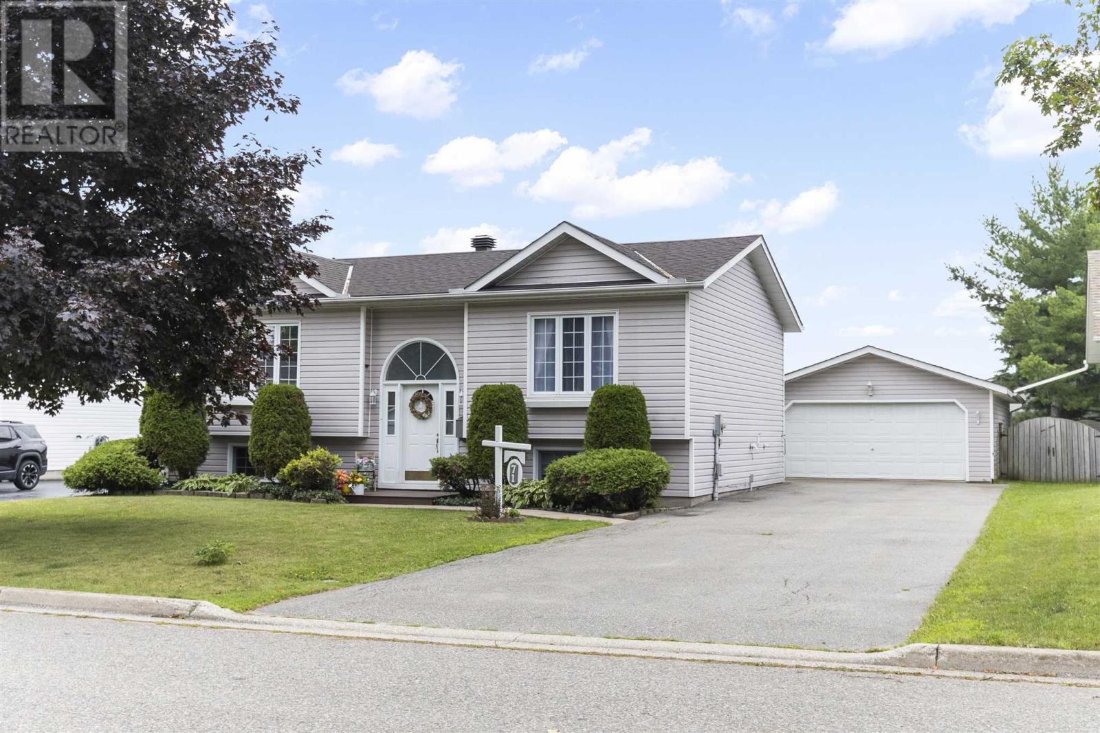 Photo 1 of 71 East Champagne Dr, Sault Ste Marie ON