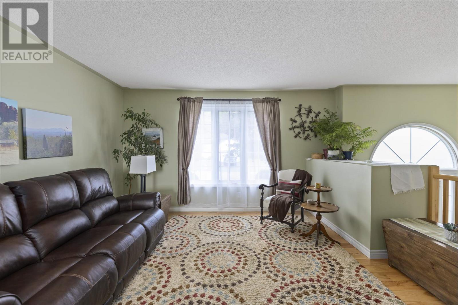 Photo 18 of 71 East Champagne Dr, Sault Ste Marie ON