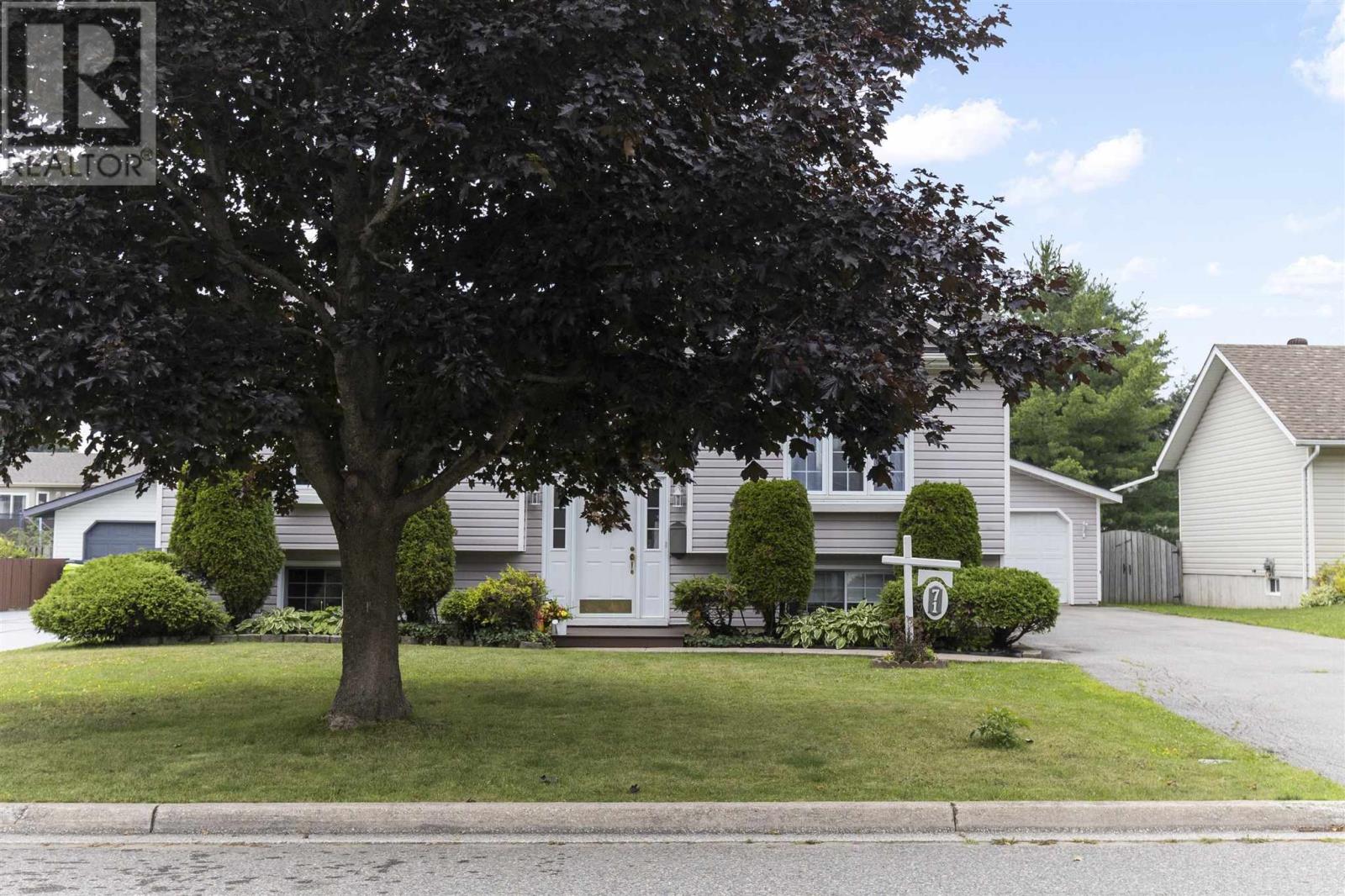 Photo 2 of 71 East Champagne Dr, Sault Ste Marie ON
