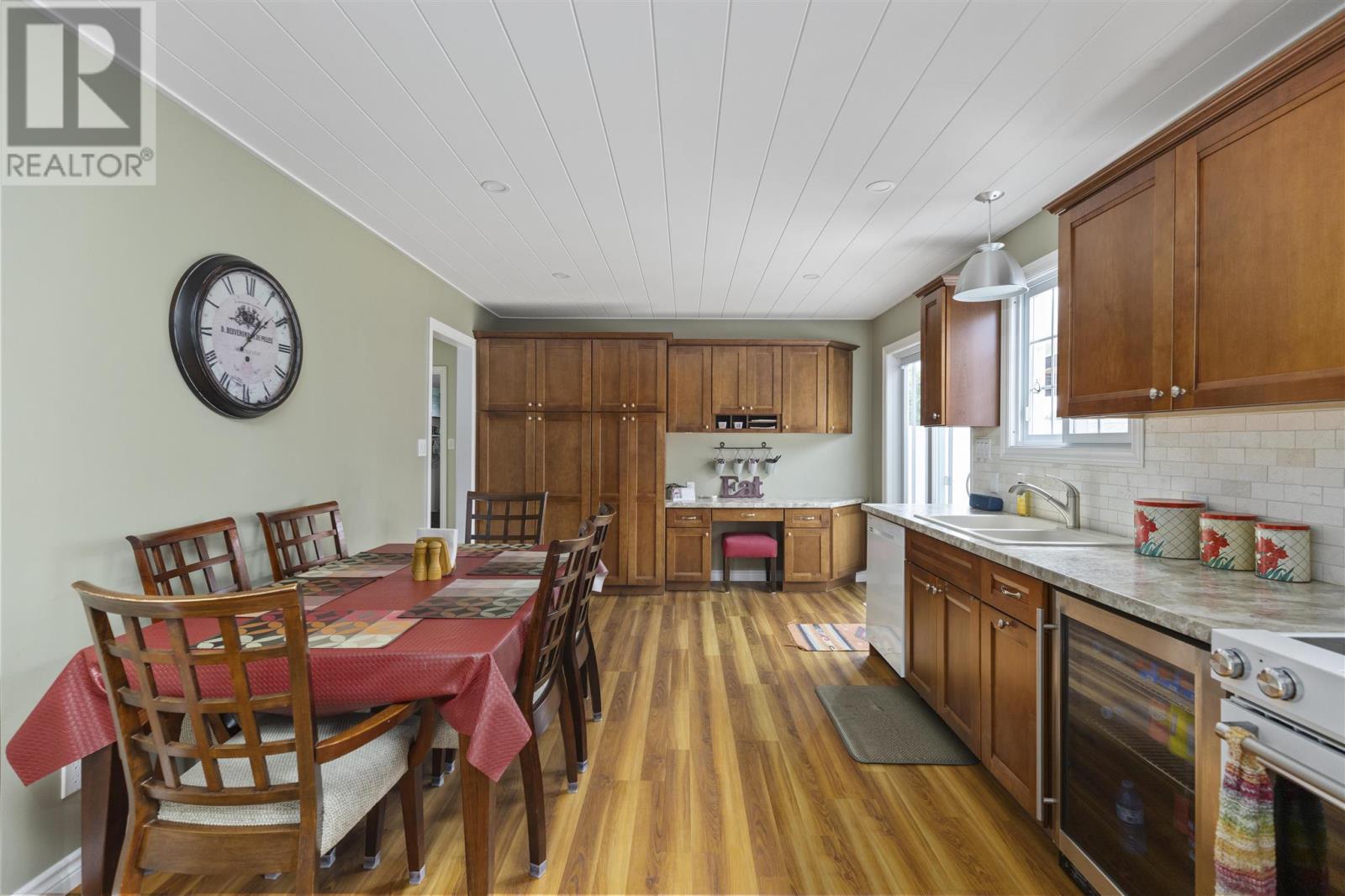 Photo 22 of 71 East Champagne Dr, Sault Ste Marie ON