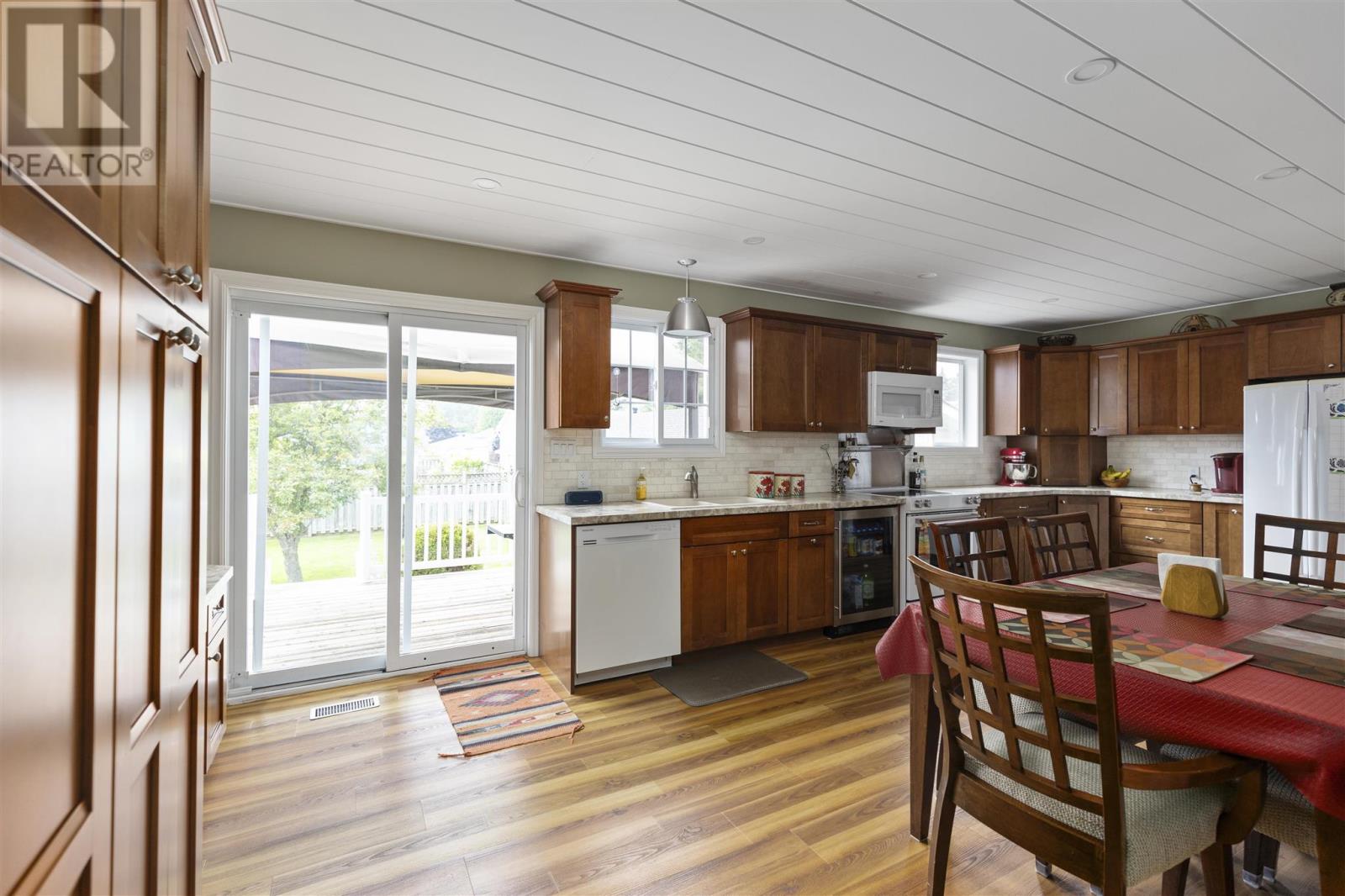 Photo 23 of 71 East Champagne Dr, Sault Ste Marie ON