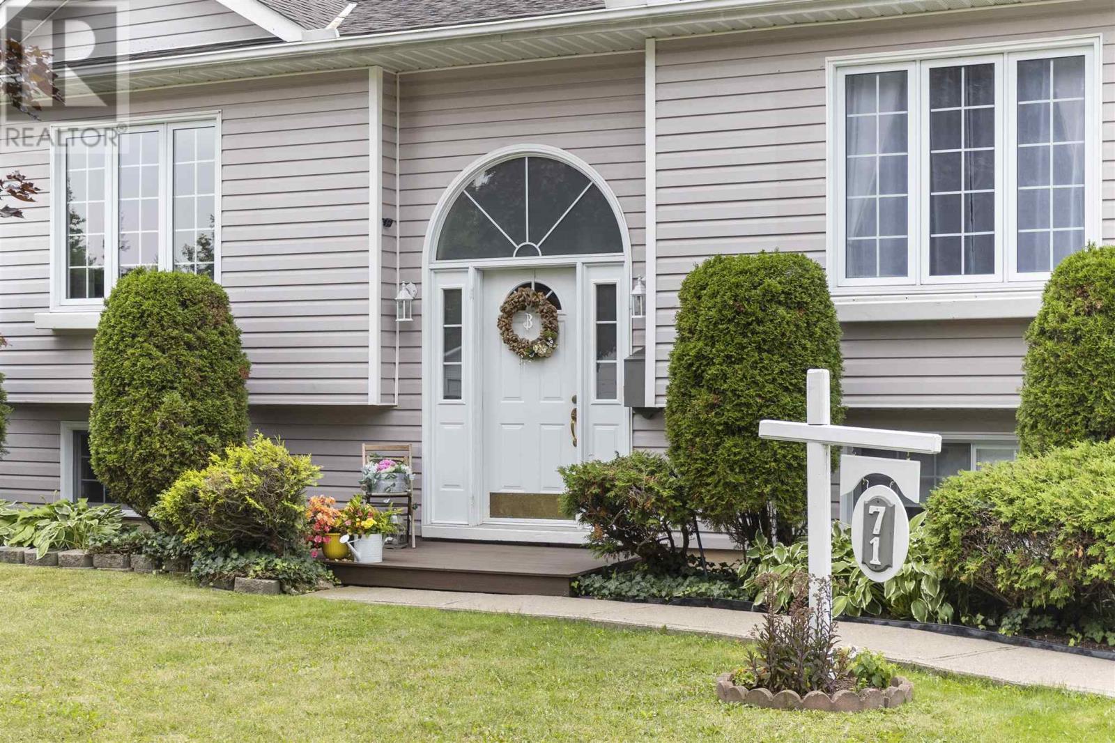 Photo 3 of 71 East Champagne Dr, Sault Ste Marie ON