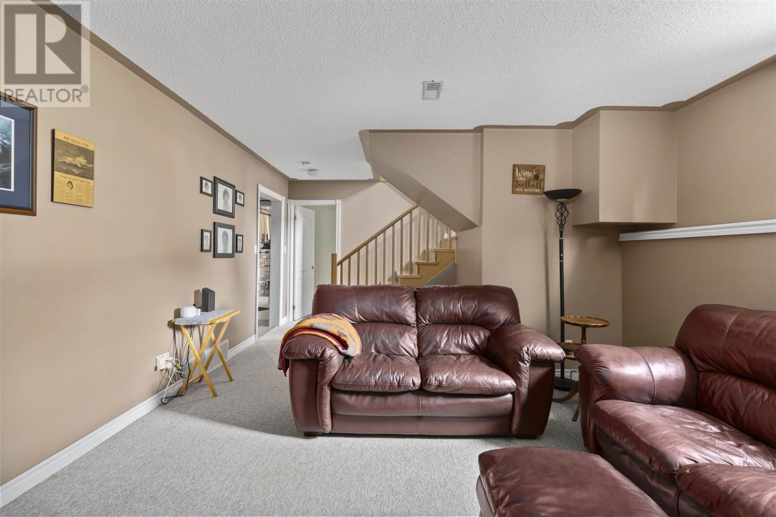 Photo 42 of 71 East Champagne Dr, Sault Ste Marie ON