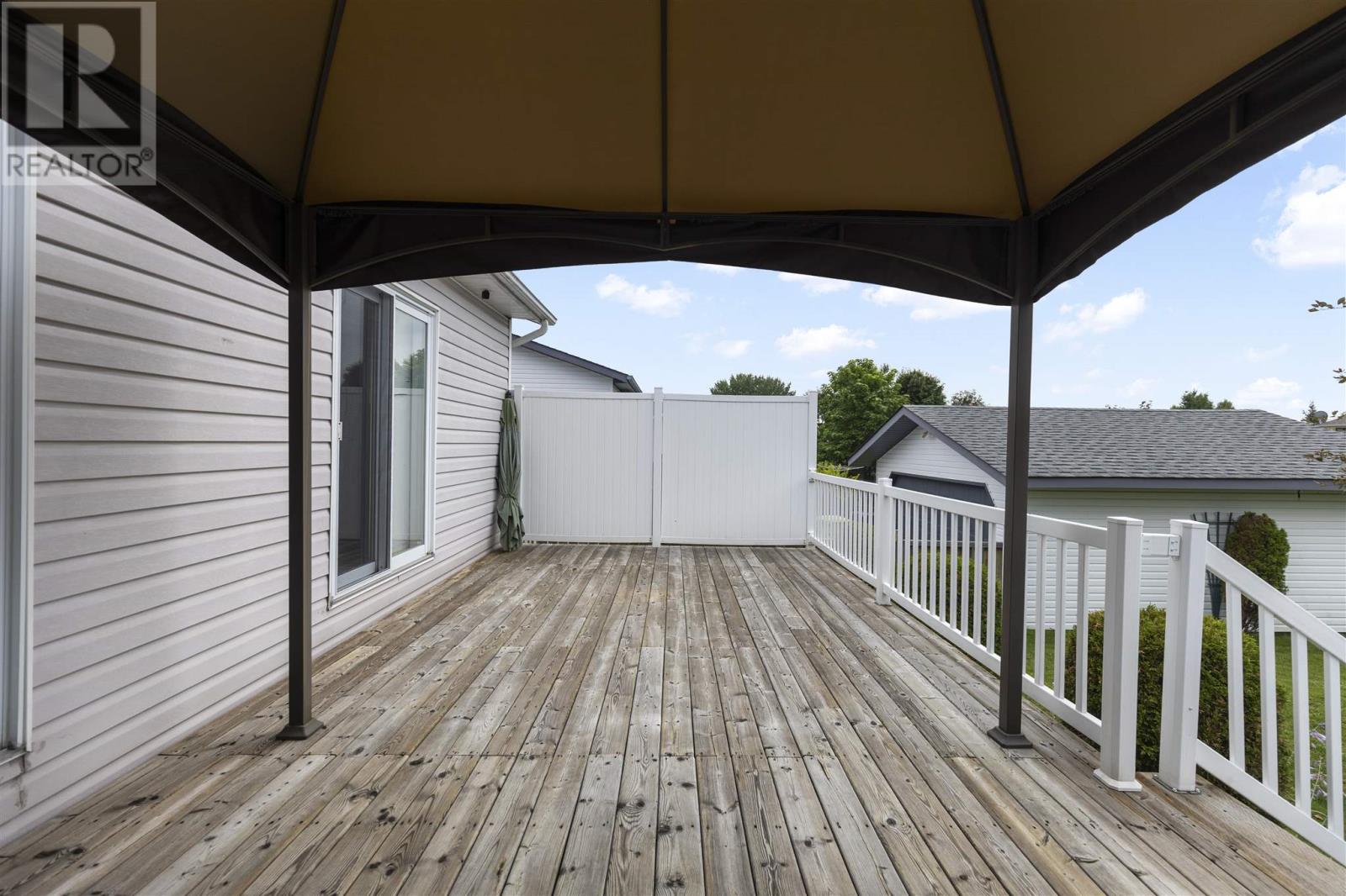 Photo 6 of 71 East Champagne Dr, Sault Ste Marie ON