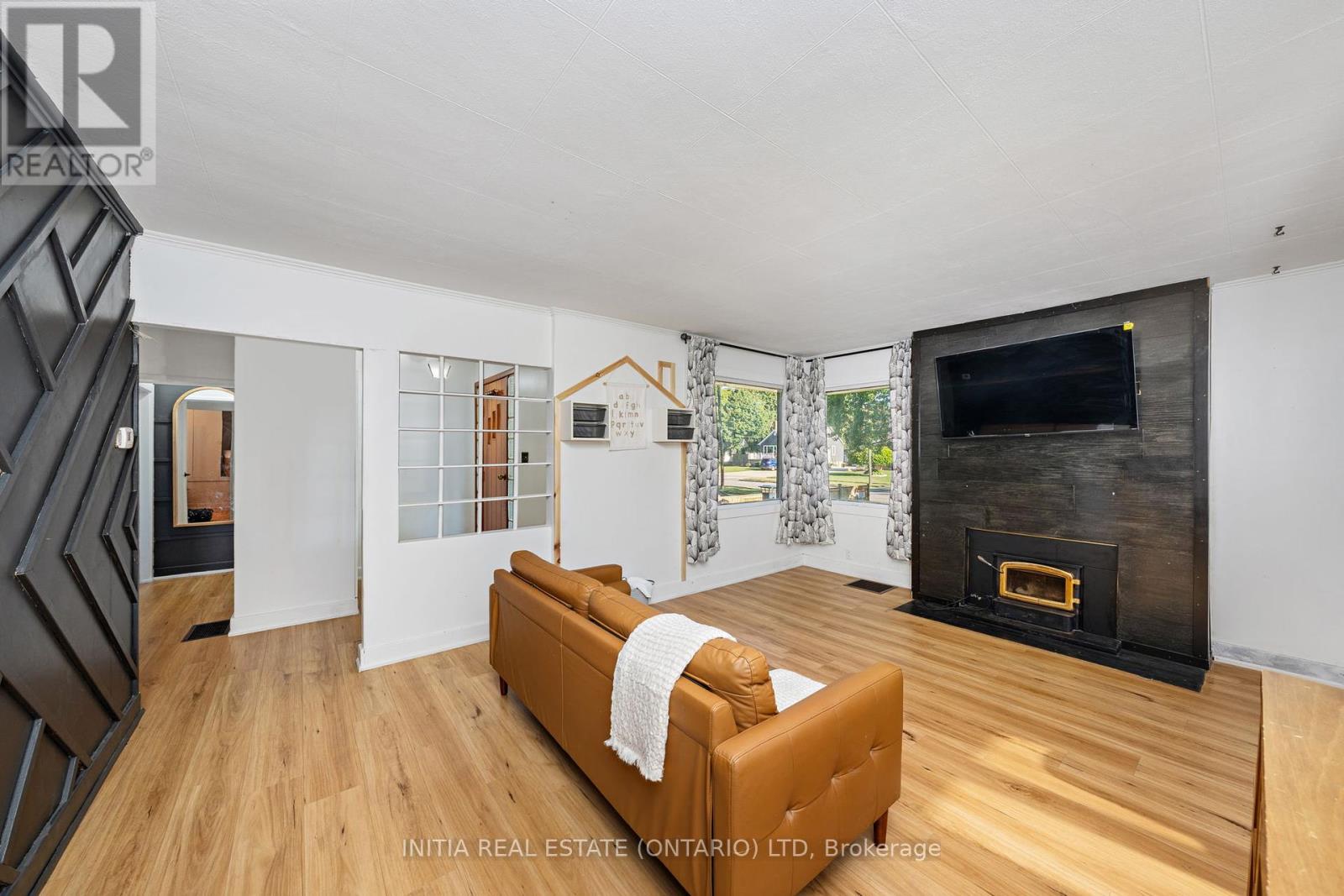 Photo 4 of 730 Talfourd Street, Sarnia ON