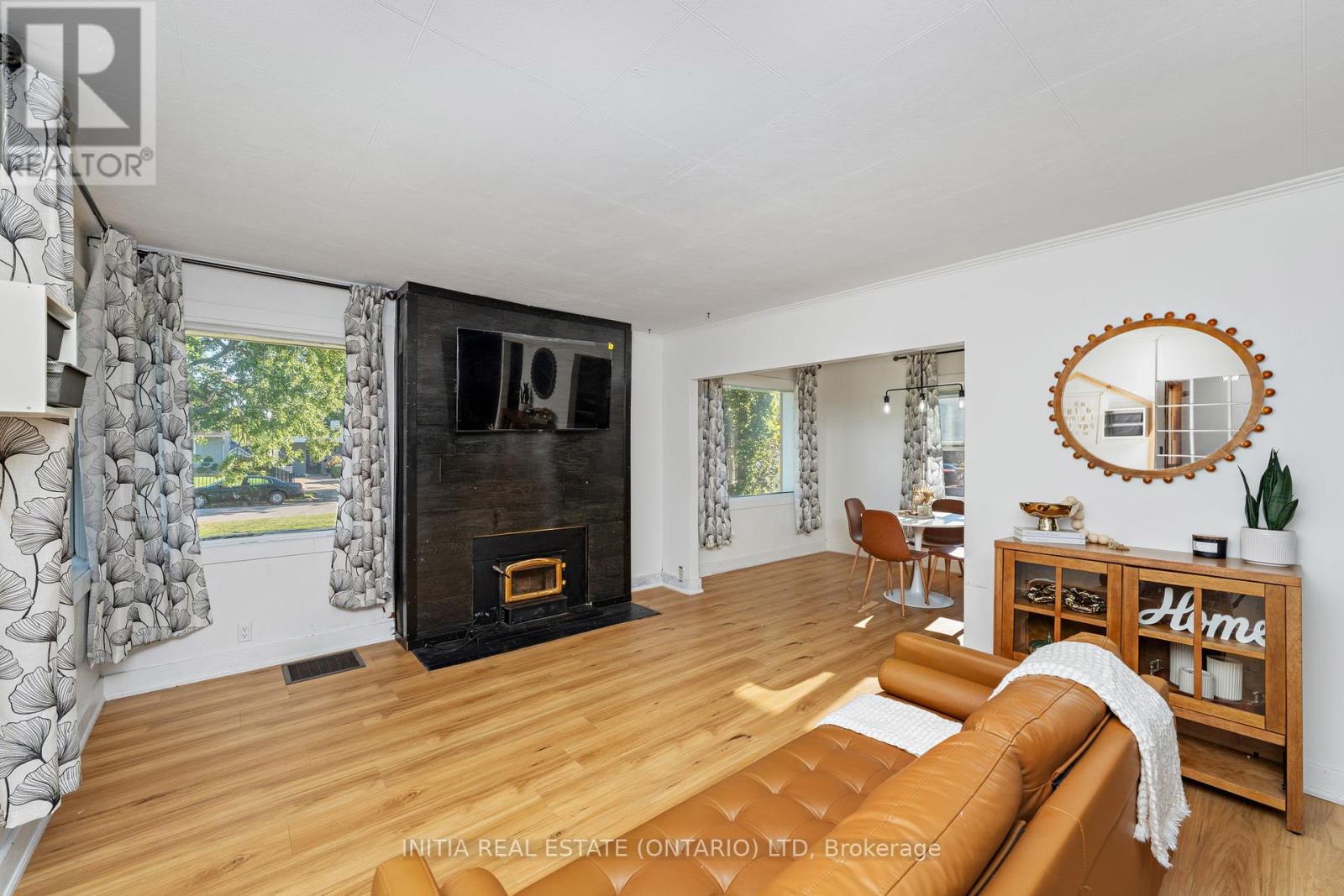 Photo 5 of 730 Talfourd Street, Sarnia ON