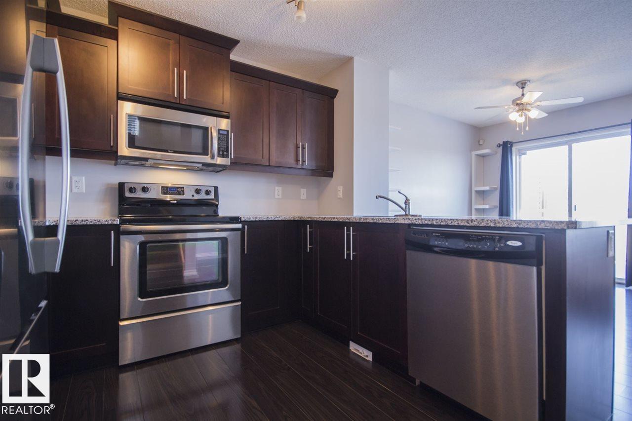 Photo 10 of 1911 28 St Nw, Edmonton AB