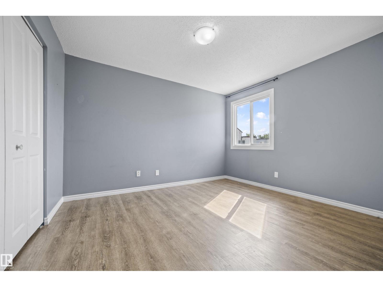 Photo 1 of 255 Lancaster Tc Nw, Edmonton AB
