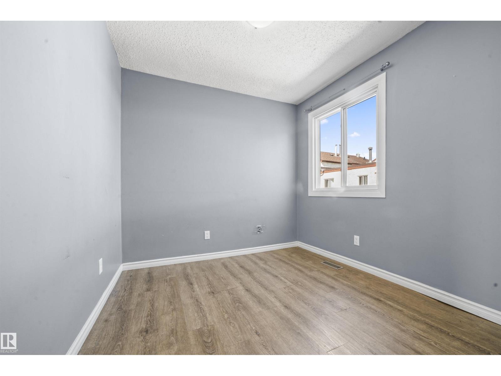 Photo 10 of 255 Lancaster Tc Nw, Edmonton AB