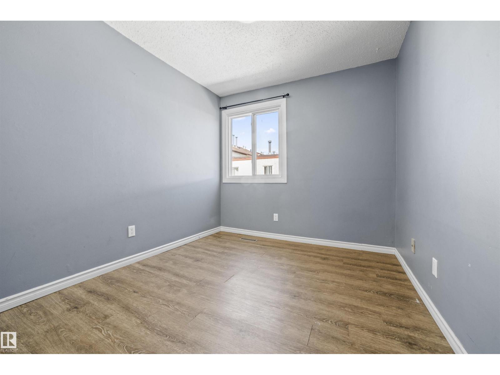 Photo 5 of 255 Lancaster Tc Nw, Edmonton AB