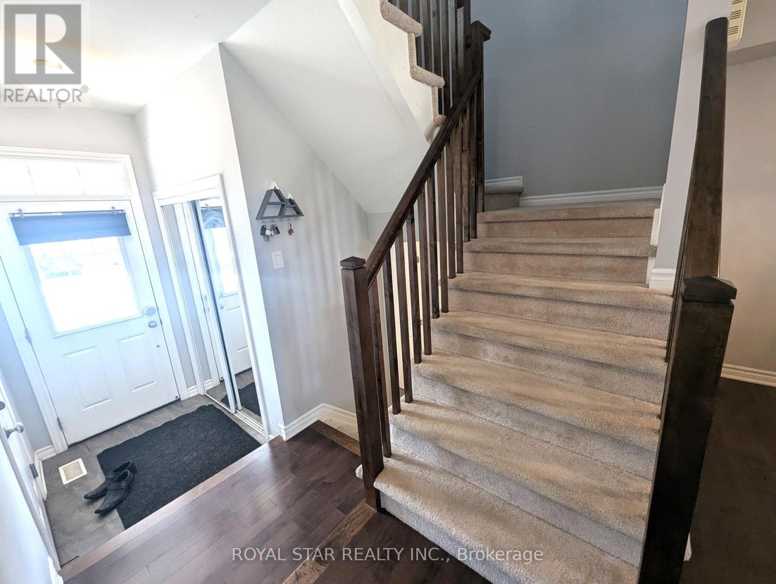 Photo 6 of 767 Maloja Way, Ottawa ON