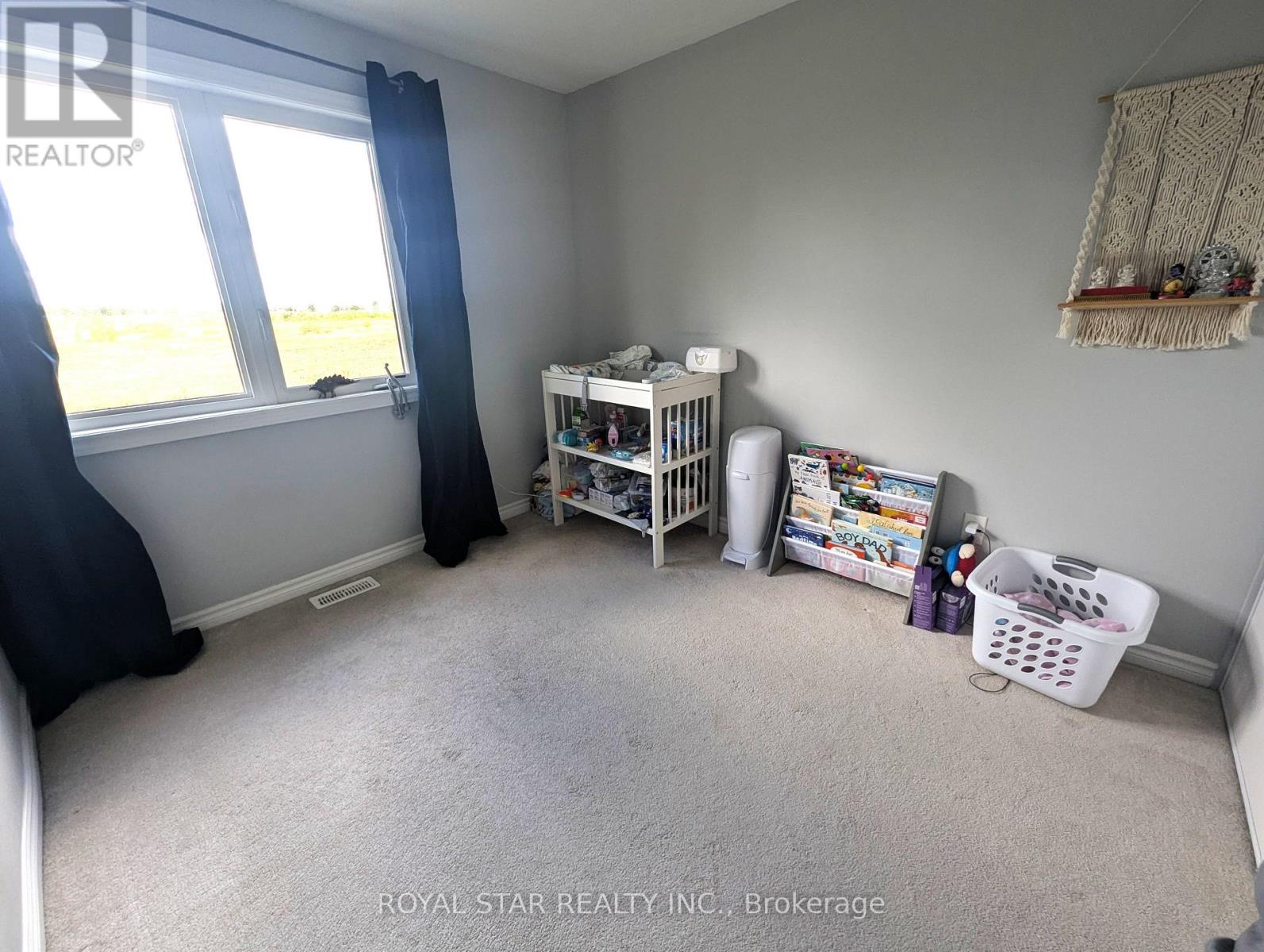 Photo 12 of 767 Maloja Way, Ottawa ON