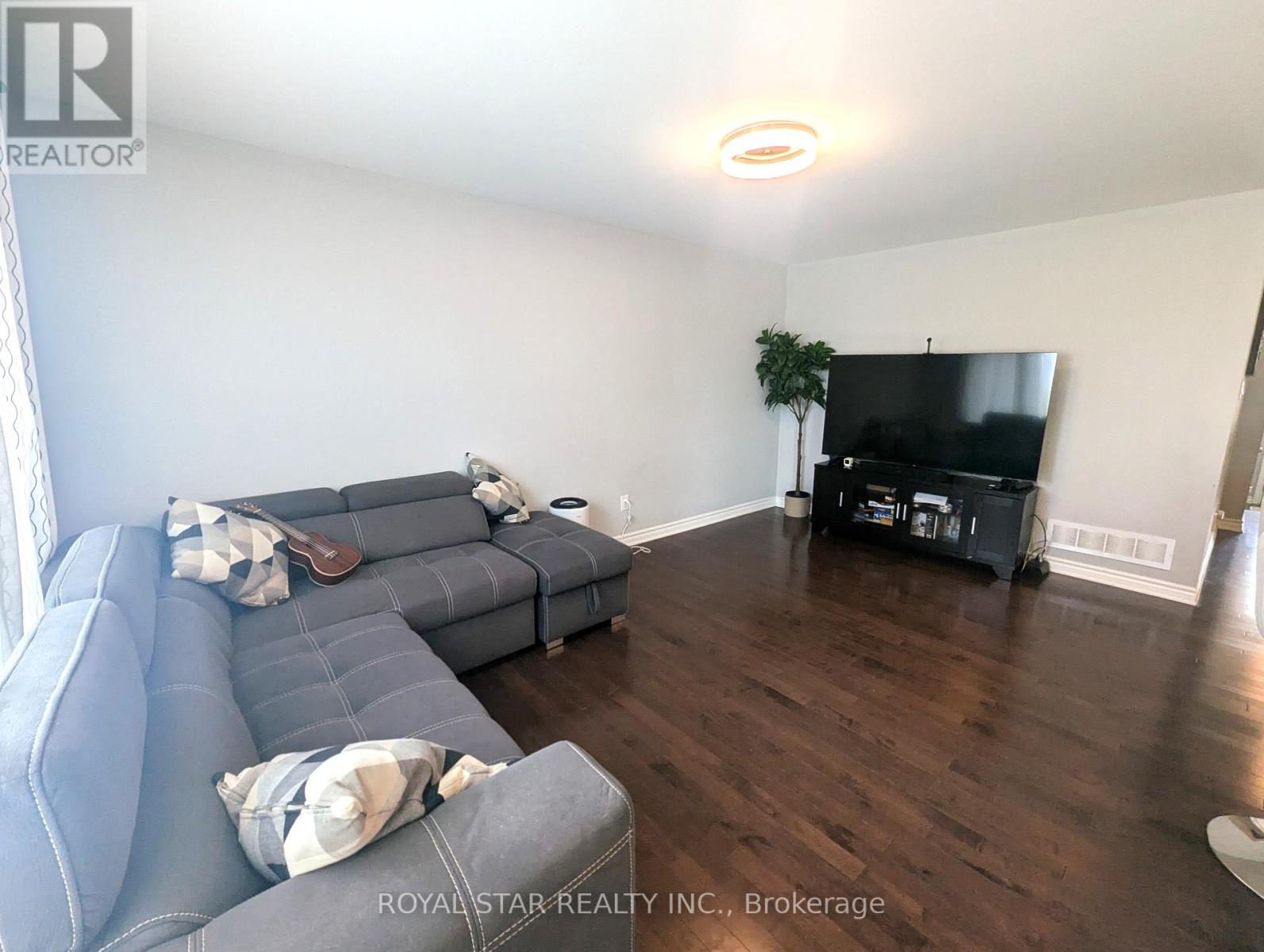 Photo 20 of 767 Maloja Way, Ottawa ON