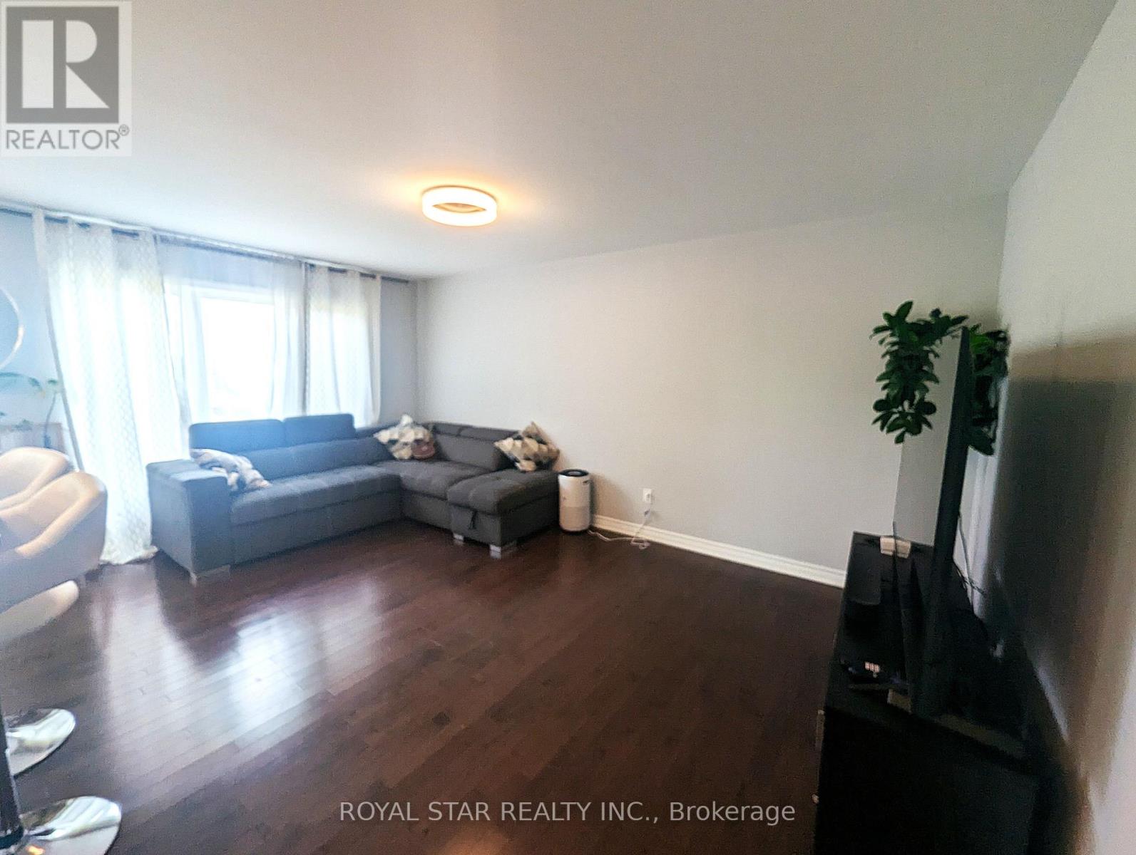 Photo 3 of 767 Maloja Way, Ottawa ON