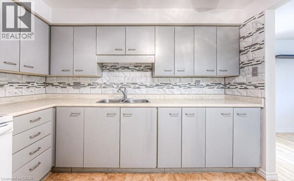 Photo 5 of 565 Greenfield Avenue Unit 703, Kitchener ON