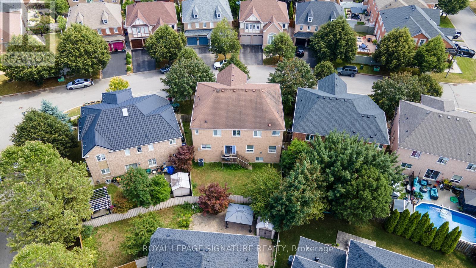 Photo 16 of 10 Goodhart Crescent, Ajax ON