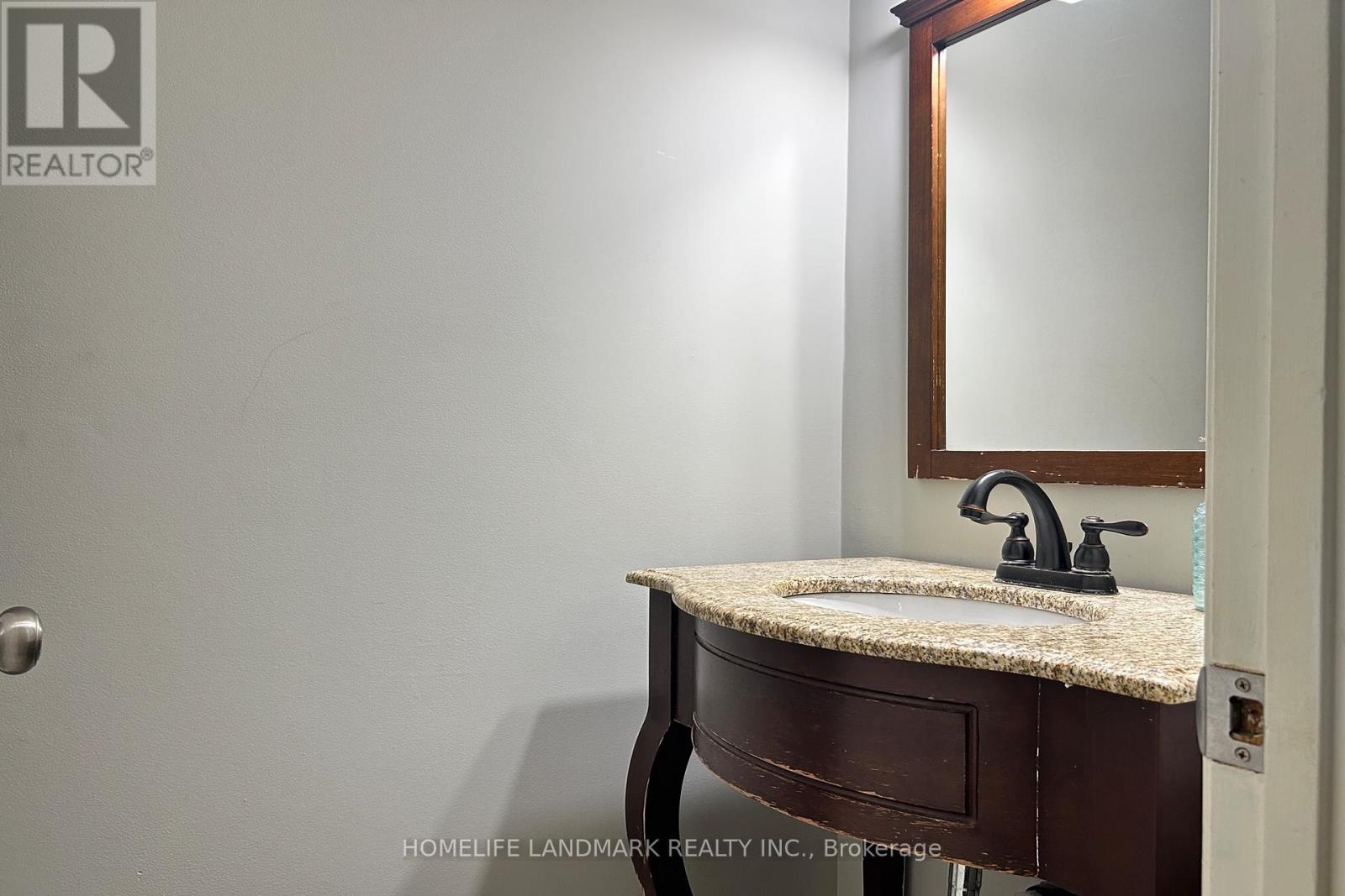 Photo 26 of 111 Drakefield Road, Markham ON