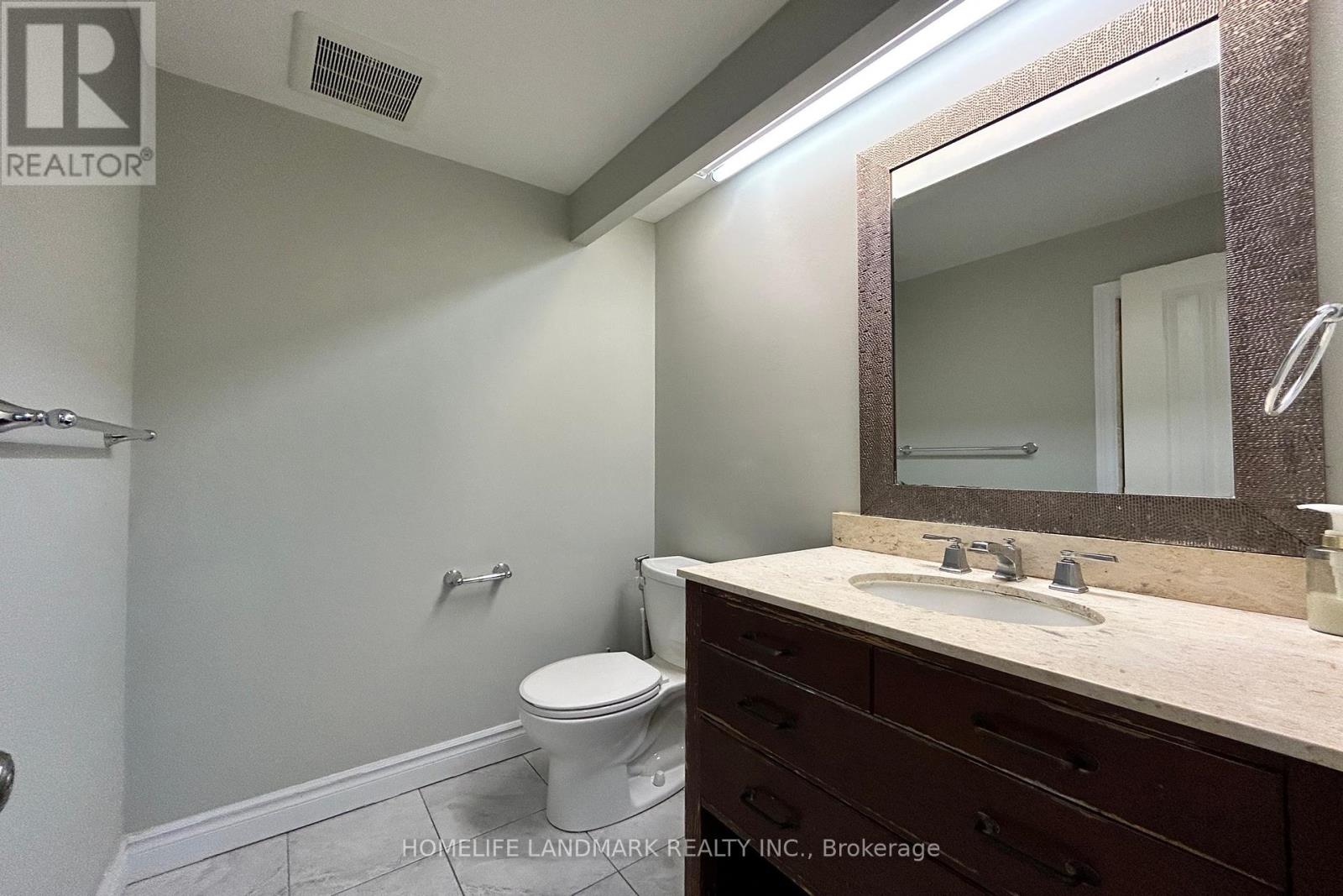 Photo 17 of 111 Drakefield Road, Markham ON