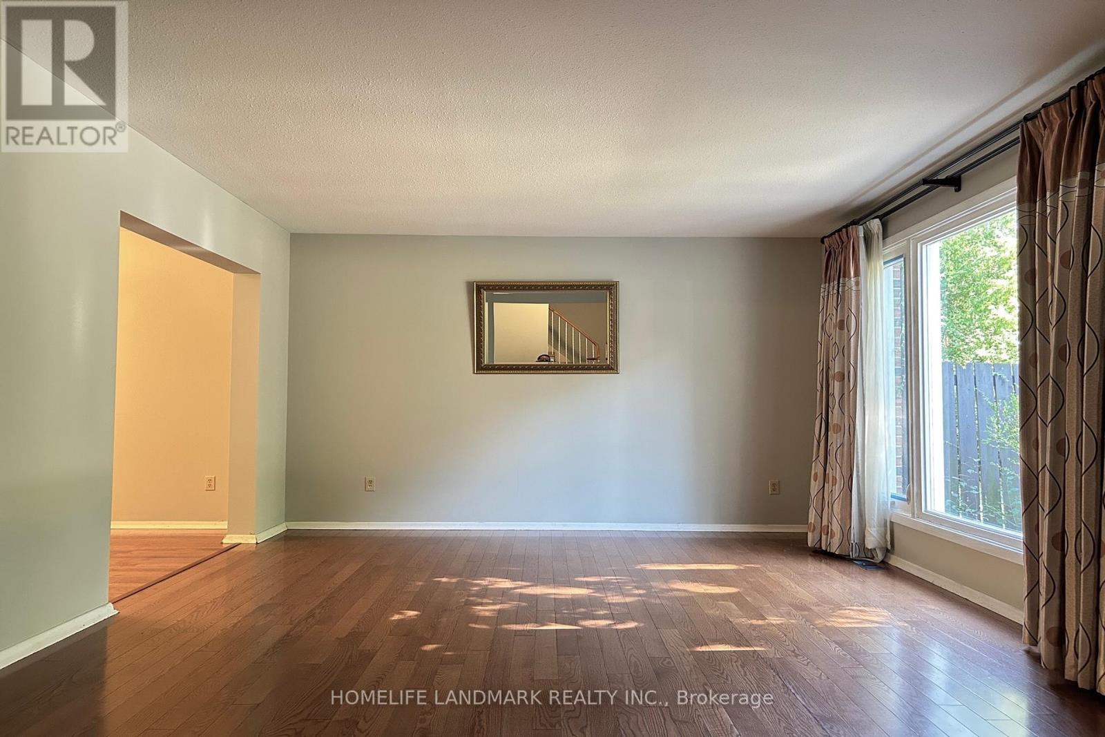 Photo 18 of 111 Drakefield Road, Markham ON