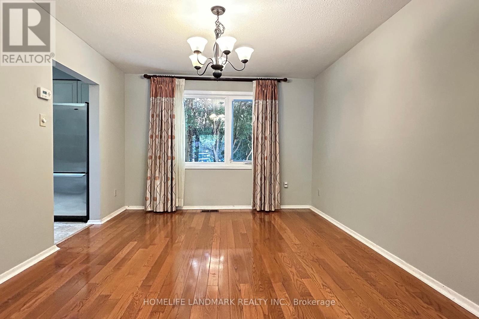Photo 31 of 111 Drakefield Road, Markham ON