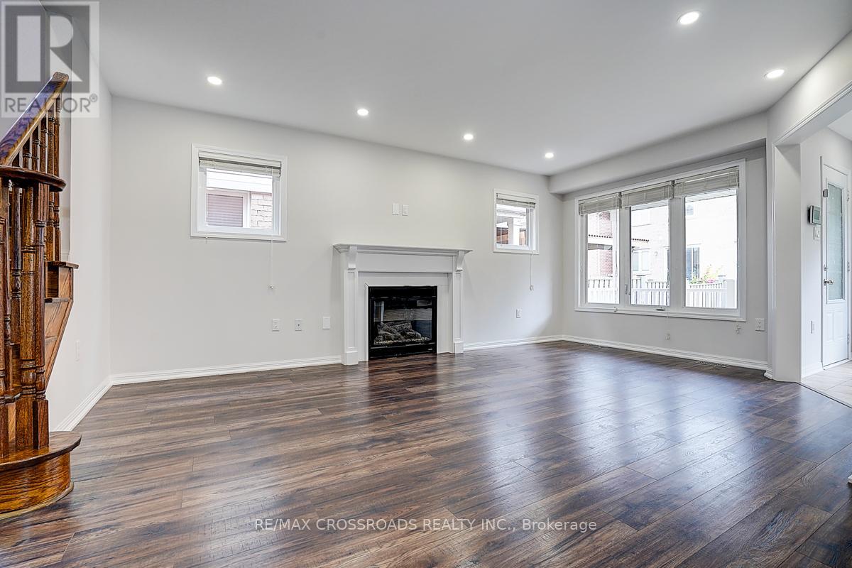 Photo 7 of 9 Whiterose Lane, Whitchurchstouffville ON