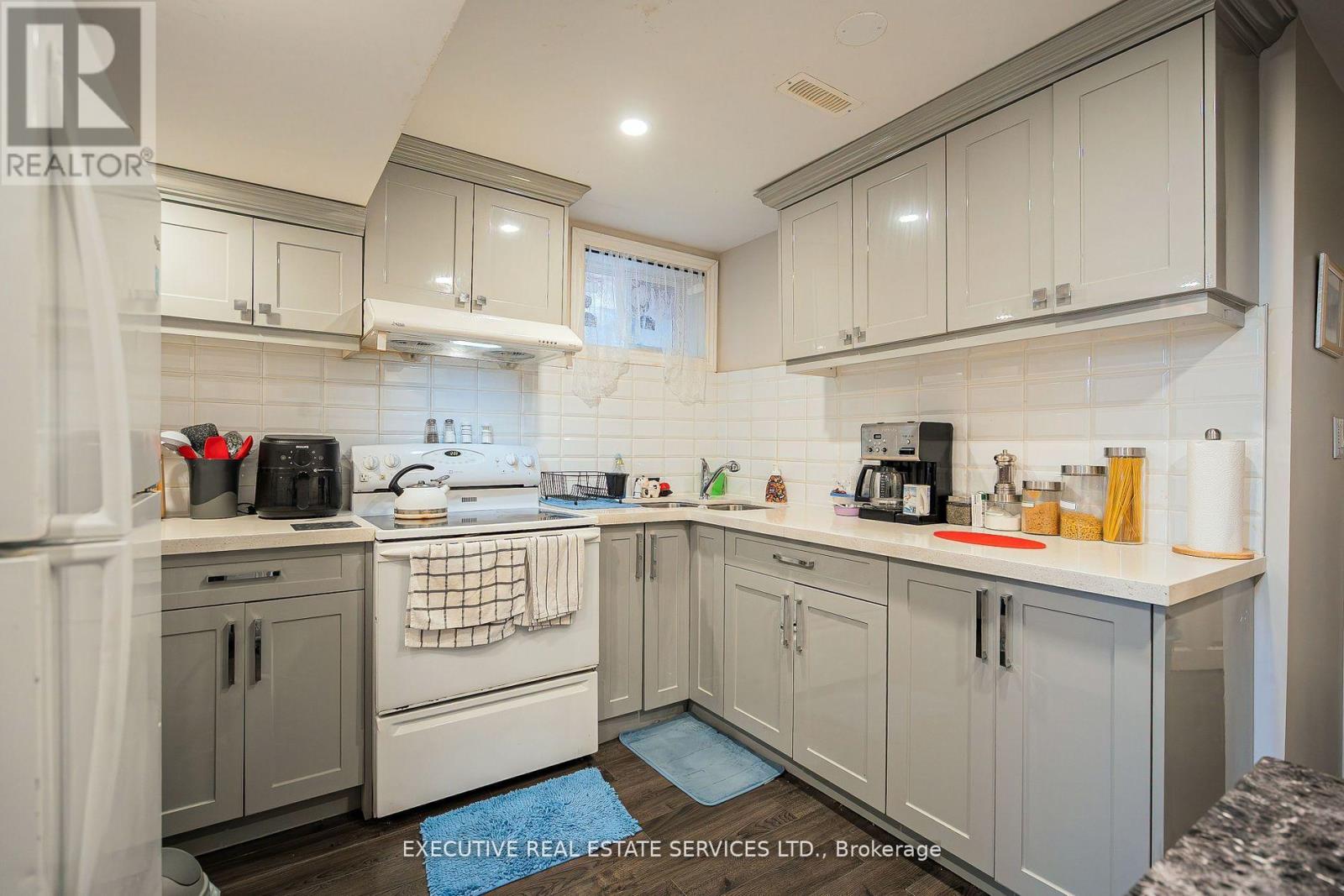 Photo 44 of 4 Simmons Boulevard, Brampton ON