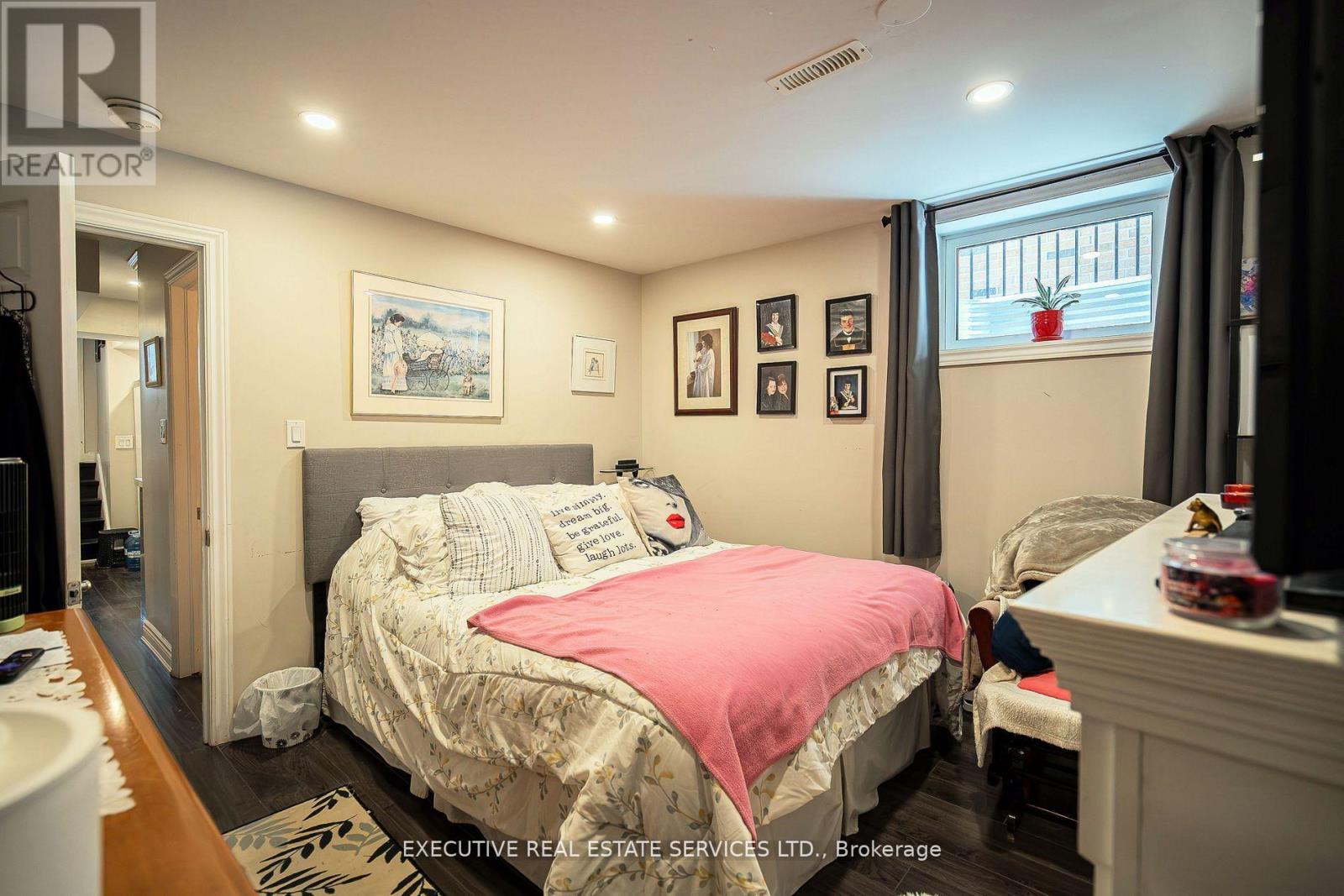 Photo 27 of 4 Simmons Boulevard, Brampton ON