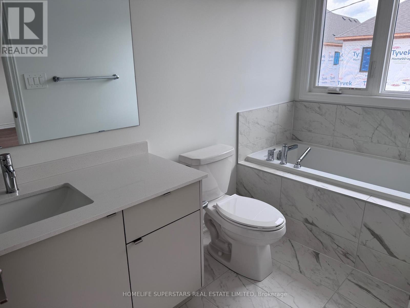 Photo 5 of 291 Bergamot Avenue, Milton ON
