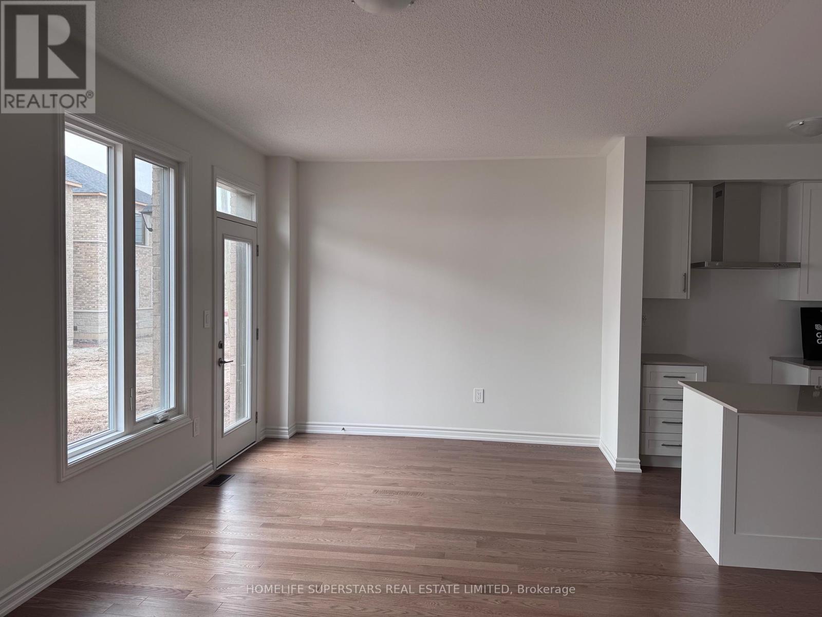 Photo 14 of 291 Bergamot Avenue, Milton ON