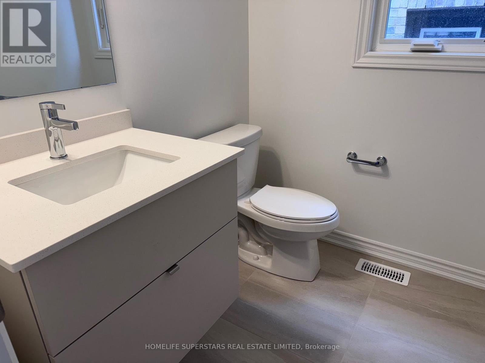 Photo 2 of 291 Bergamot Avenue, Milton ON
