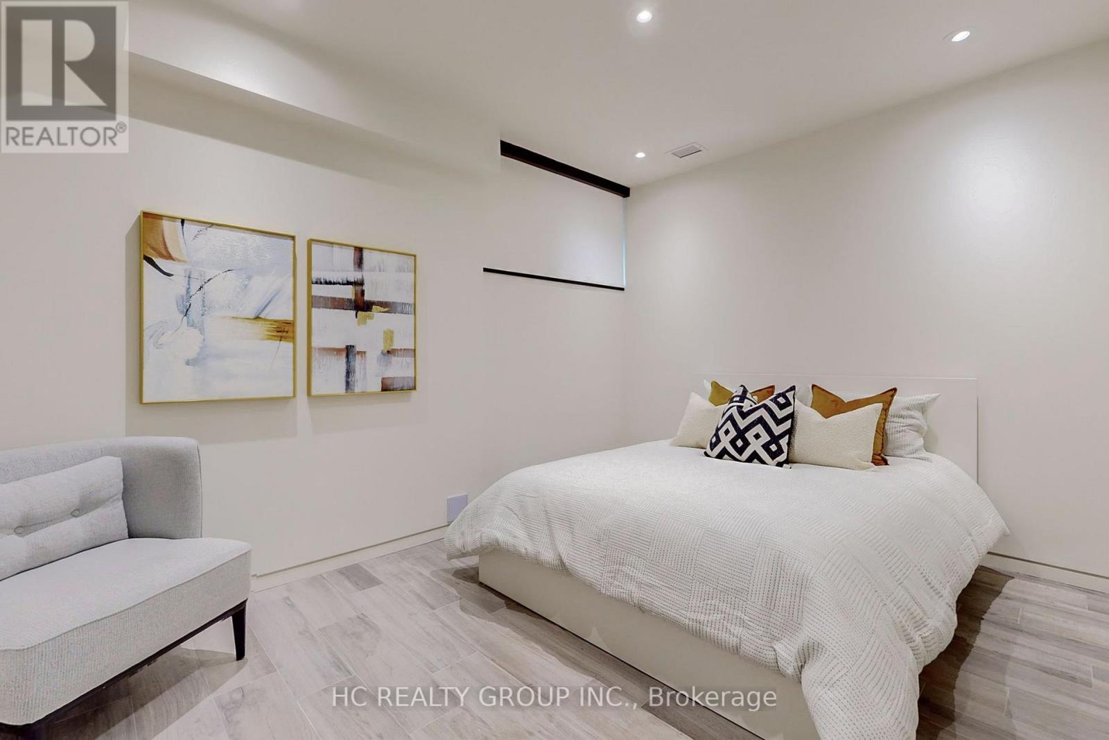 Photo 37 of 1336 Hillhurst Road, Oakville ON