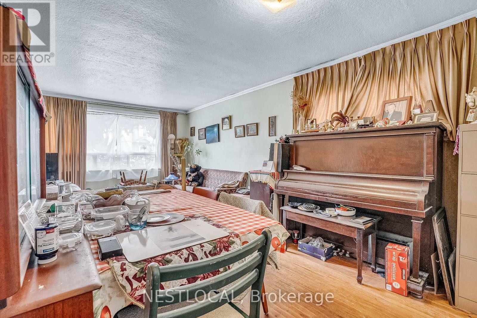 Photo 12 of 37 Enfield Avenue, Toronto ON