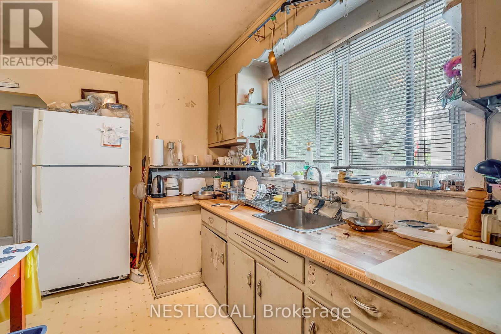 Photo 18 of 37 Enfield Avenue, Toronto ON