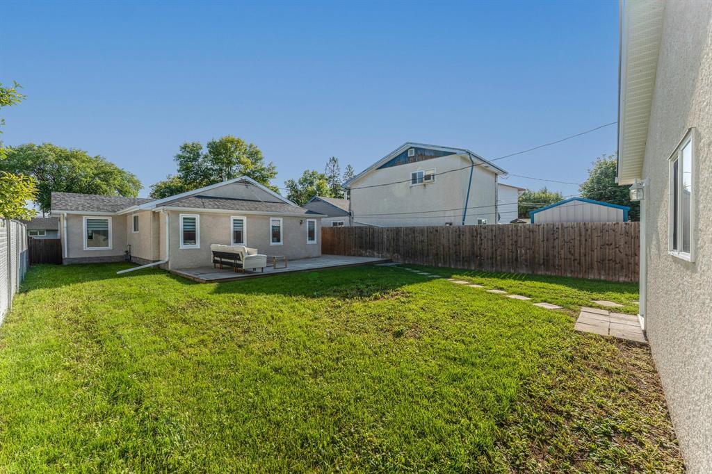 Photo 11 of 394 Kent Road, Winnipeg MB