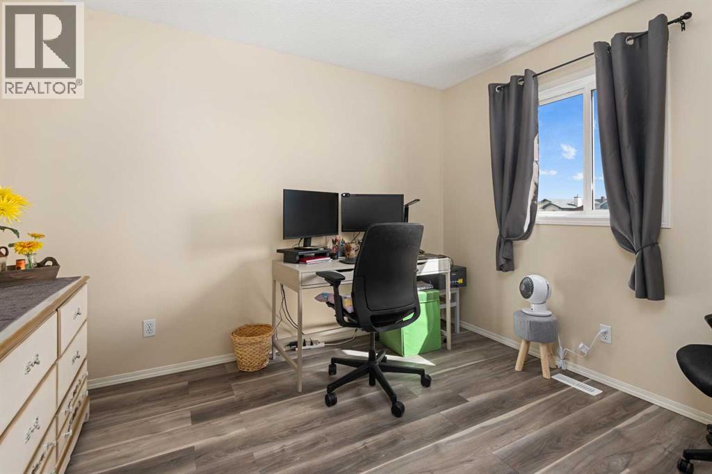 Photo 3 of 54 Saddlemead Way Ne, Calgary AB