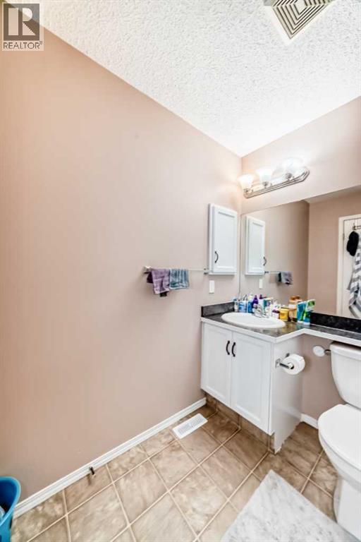Single Family House for Sale in  Covecreek Place NE Coventry Hills Calgary 