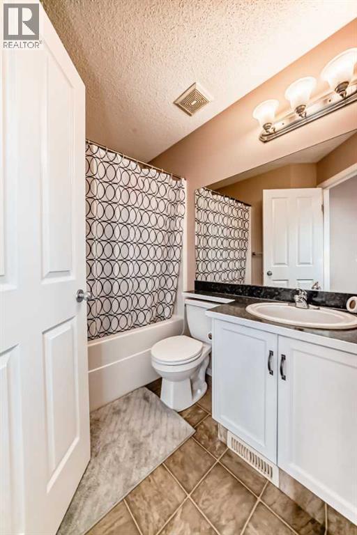 Single Family House for Sale in  Covecreek Place NE Coventry Hills Calgary 