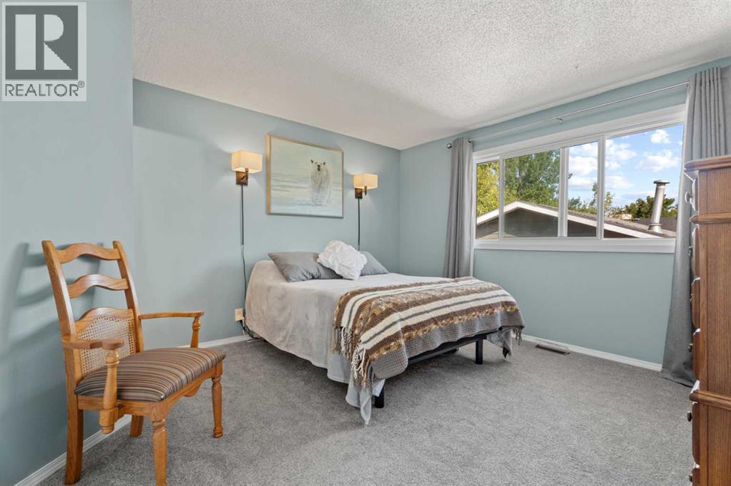 Photo 18 of 103 Thorson Place, Okotoks AB