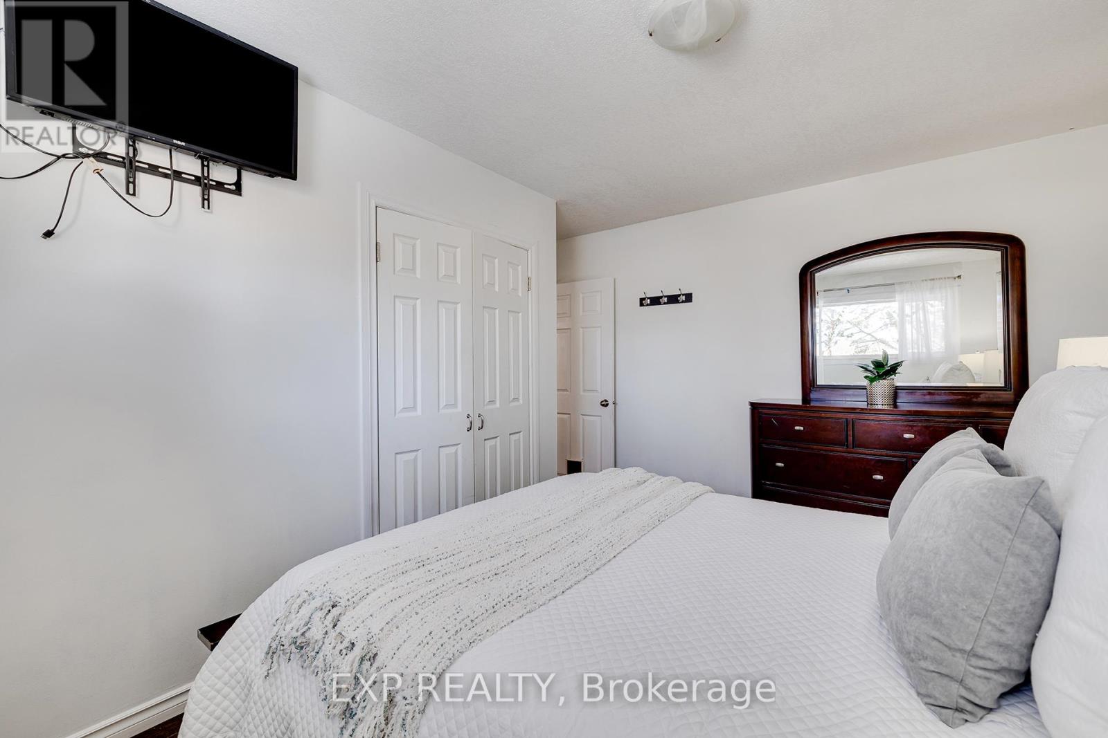 Photo 8 of 392 Fischer Hallman Road, Kitchener ON