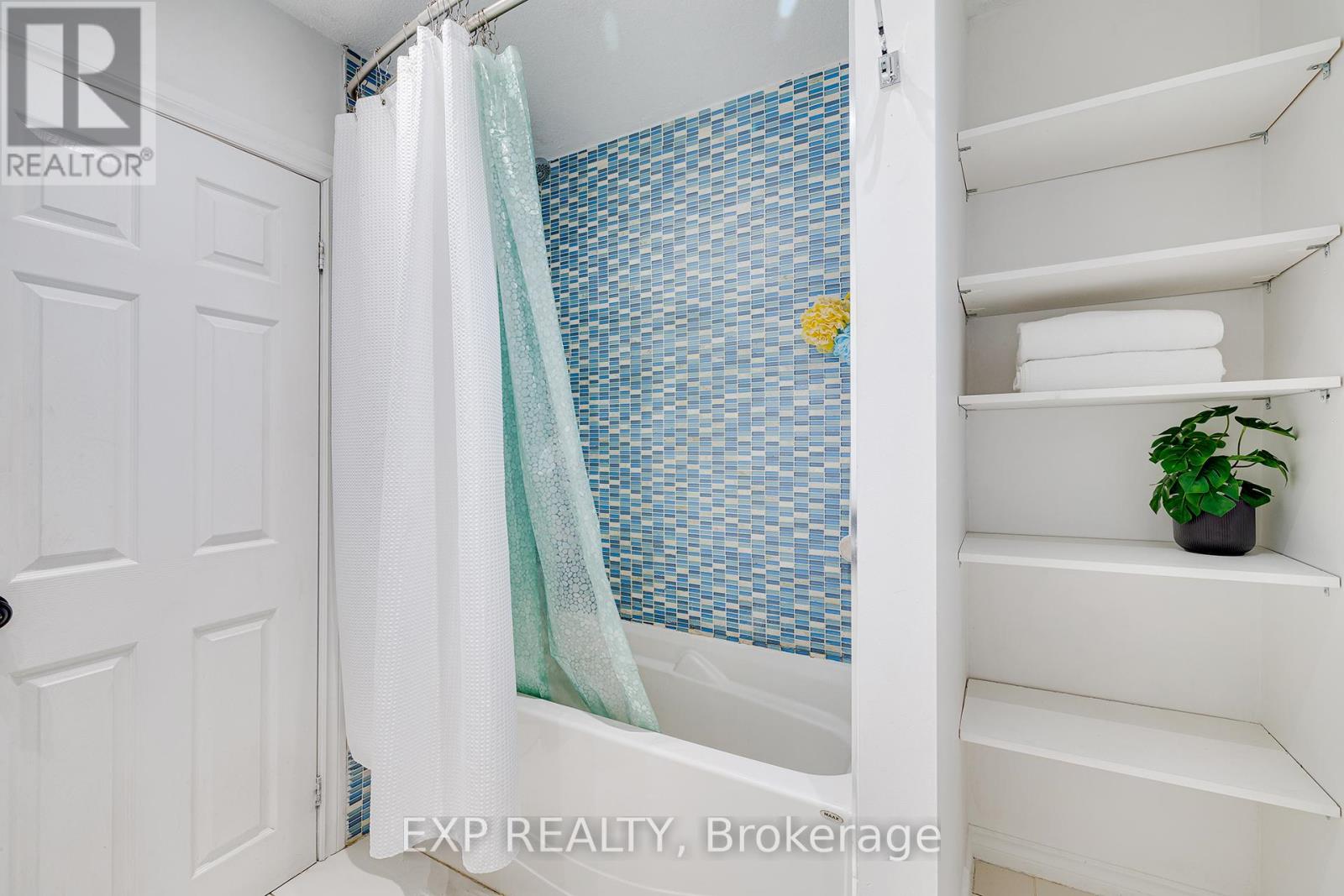 Photo 17 of 392 Fischer Hallman Road, Kitchener ON