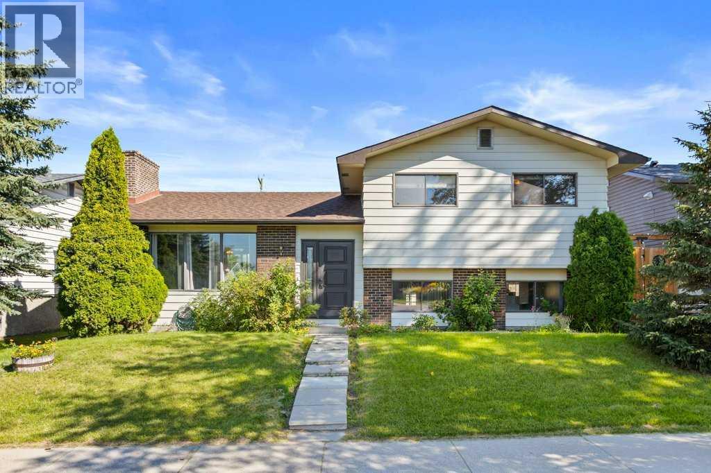 Photo 1 of 4724 Rundlehorn Drive Ne, Calgary AB
