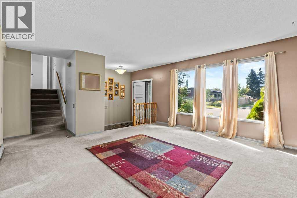 Photo 3 of 4724 Rundlehorn Drive Ne, Calgary AB