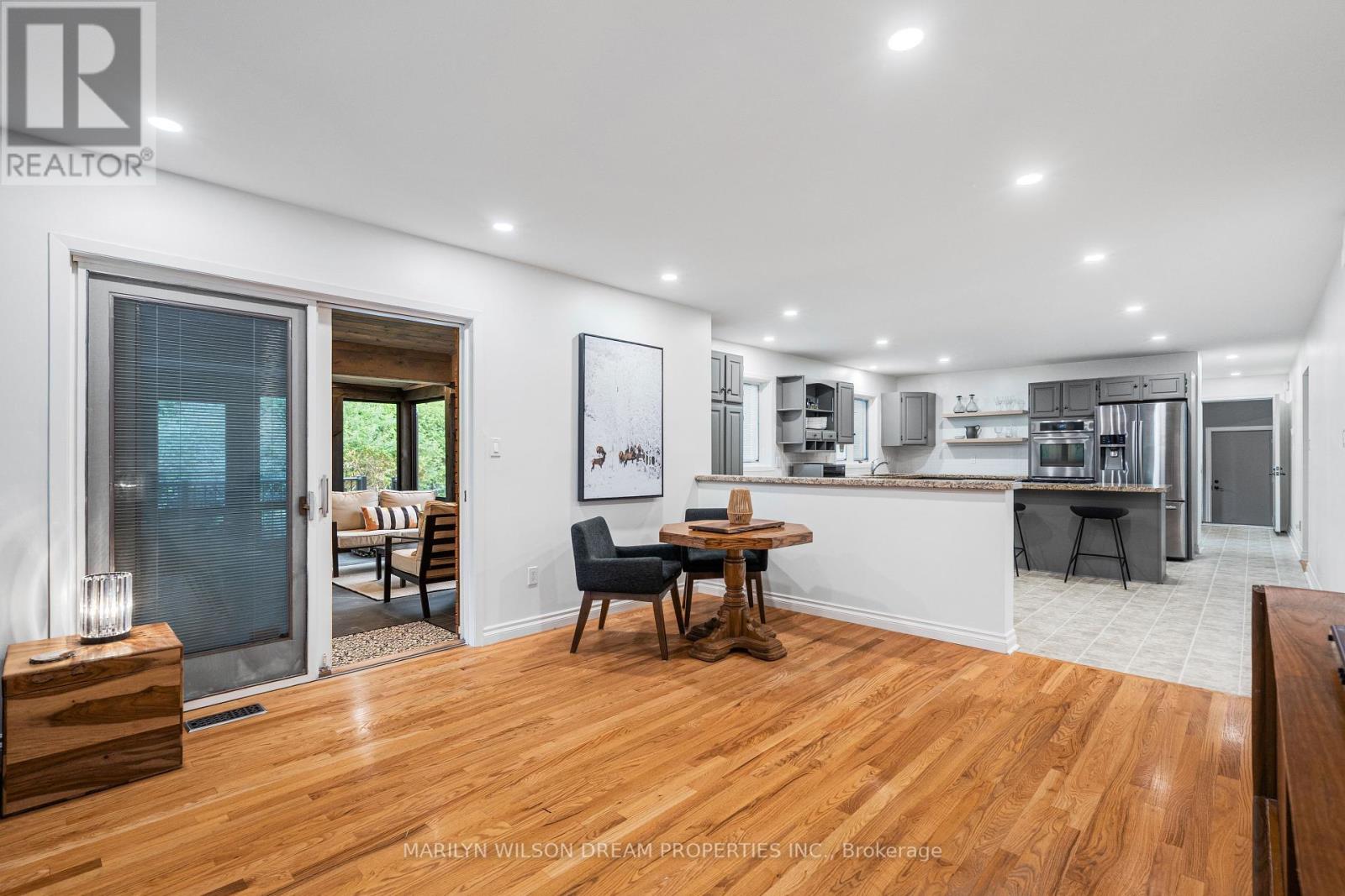 Photo 18 of 3 East Healey Avenue, Ottawa ON