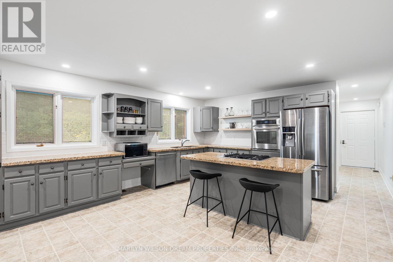 Photo 19 of 3 East Healey Avenue, Ottawa ON