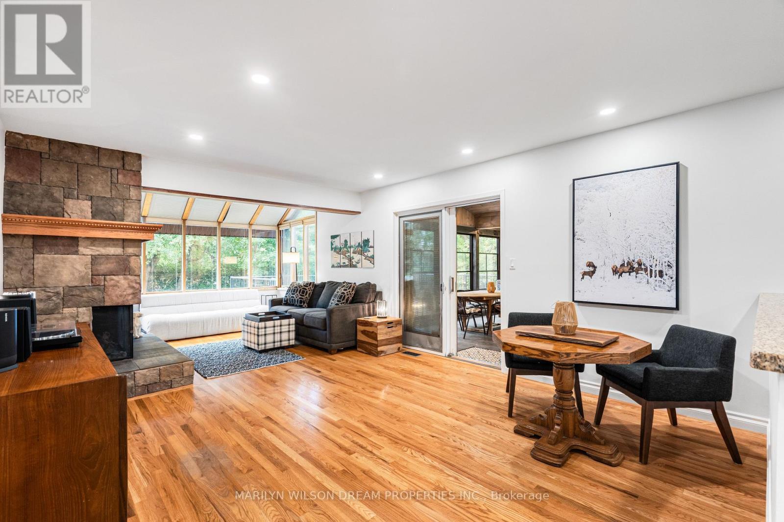 Photo 11 of 3 East Healey Avenue, Ottawa ON