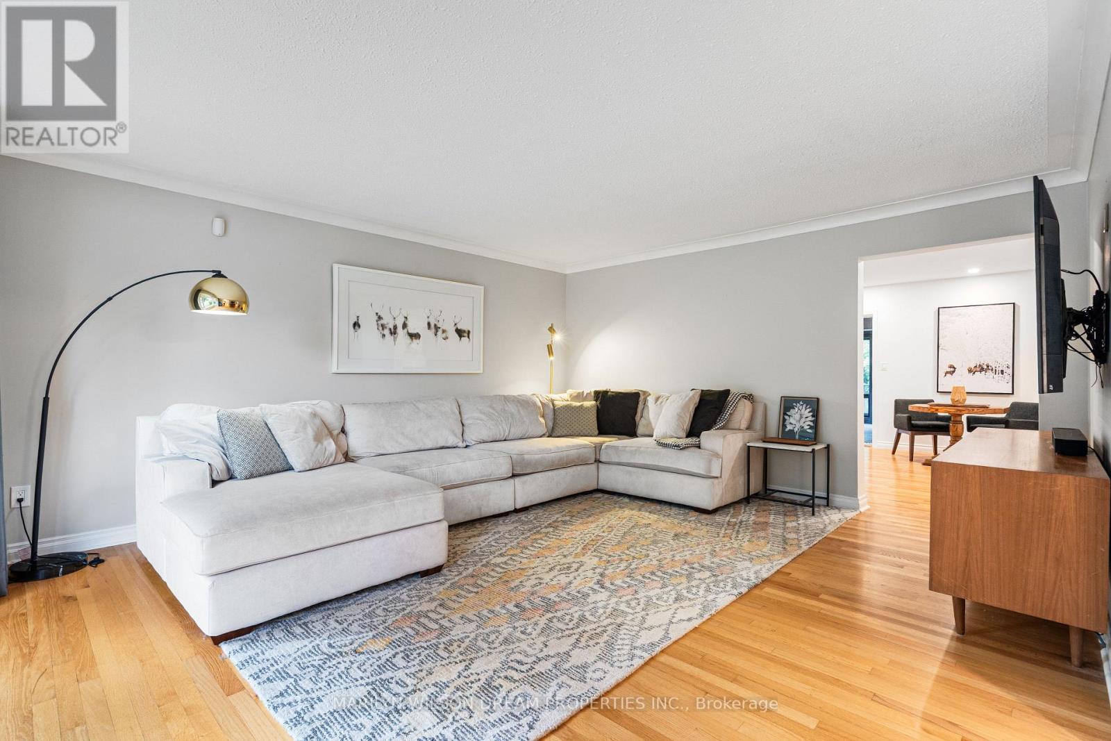 Photo 8 of 3 East Healey Avenue, Ottawa ON