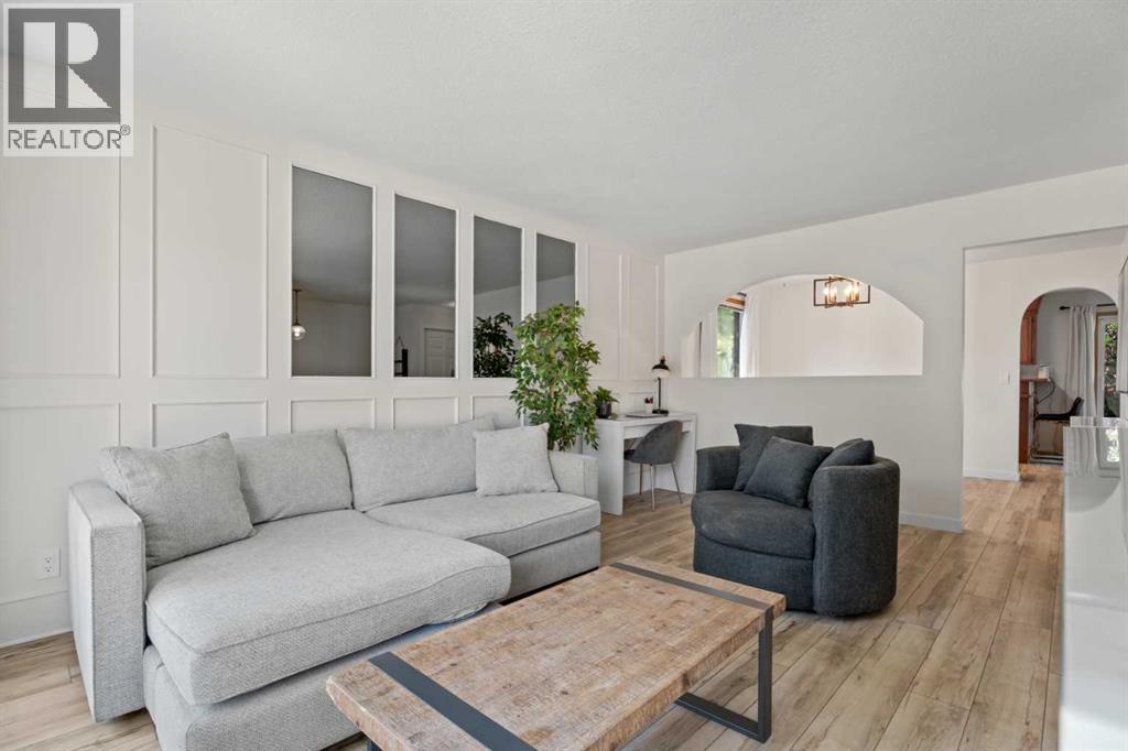 Photo 10 of 318 Shawnessy Drive Sw, Calgary AB