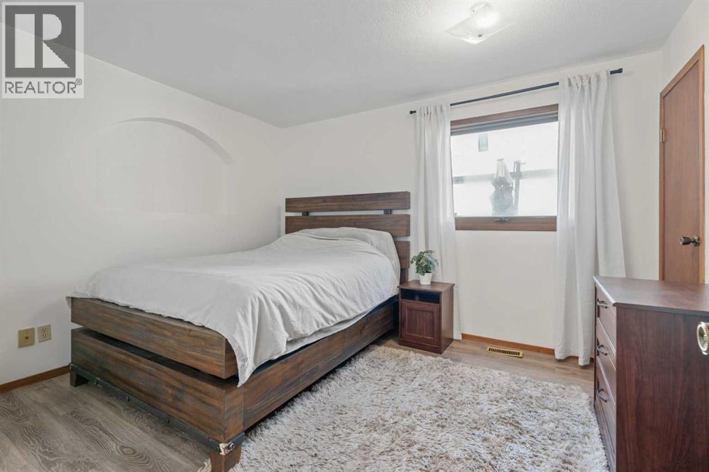 Photo 24 of 318 Shawnessy Drive Sw, Calgary AB