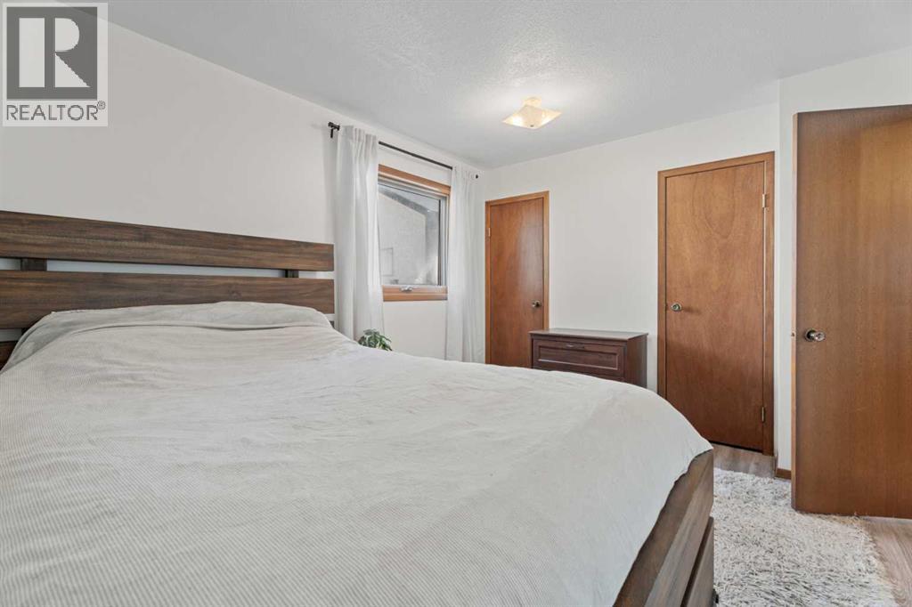 Photo 25 of 318 Shawnessy Drive Sw, Calgary AB