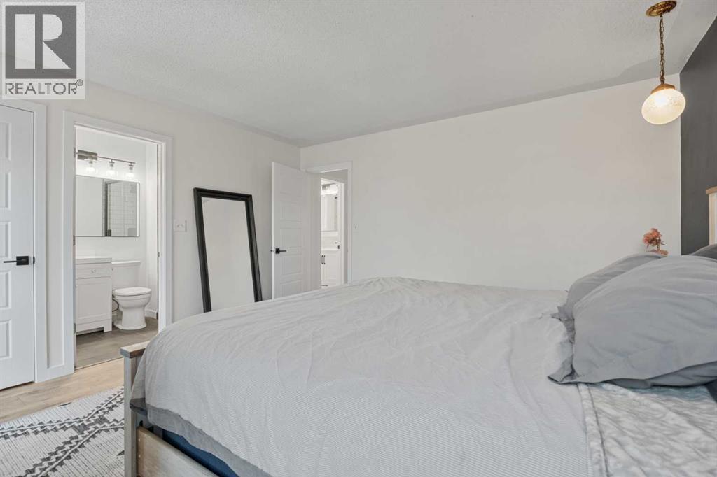 Photo 31 of 318 Shawnessy Drive Sw, Calgary AB